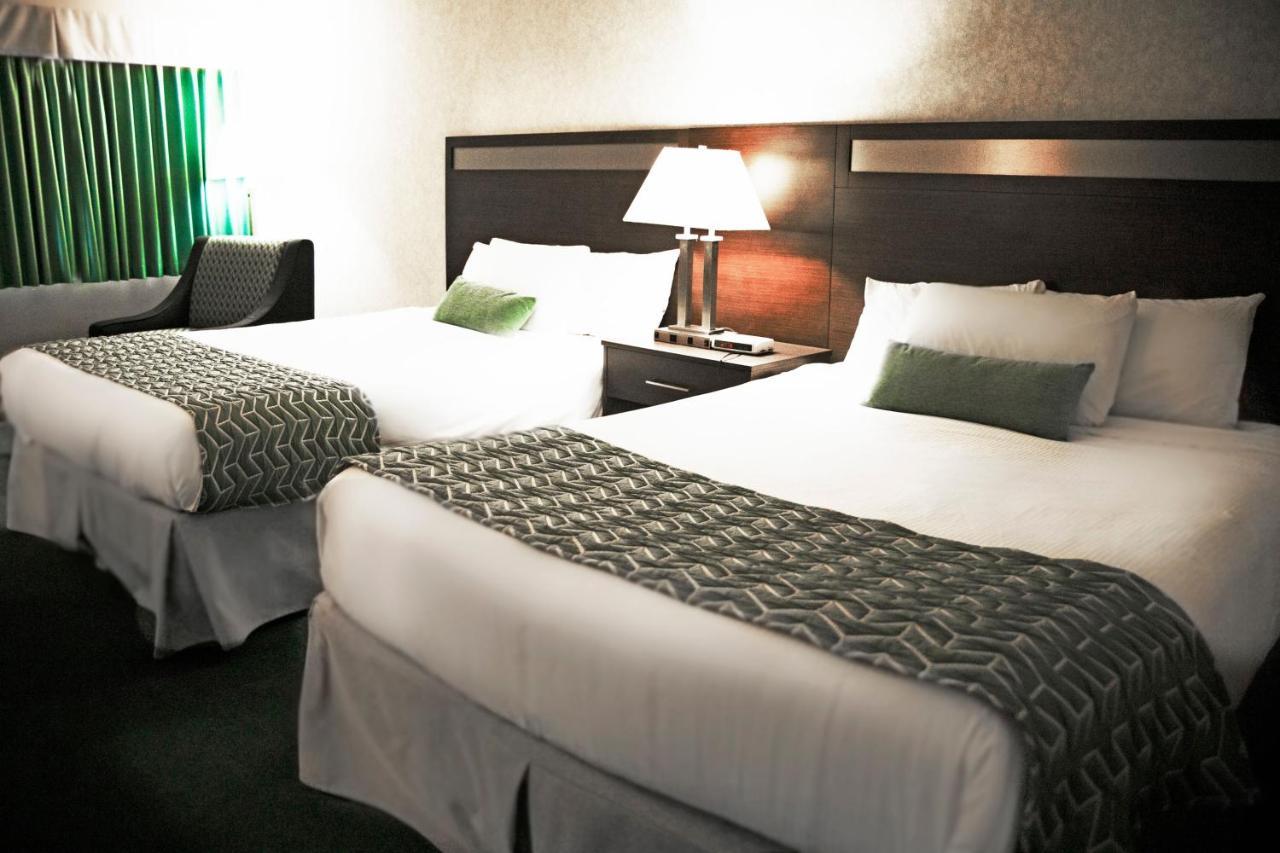 Ramada By Wyndham Hotel Quesnel Eksteriør billede