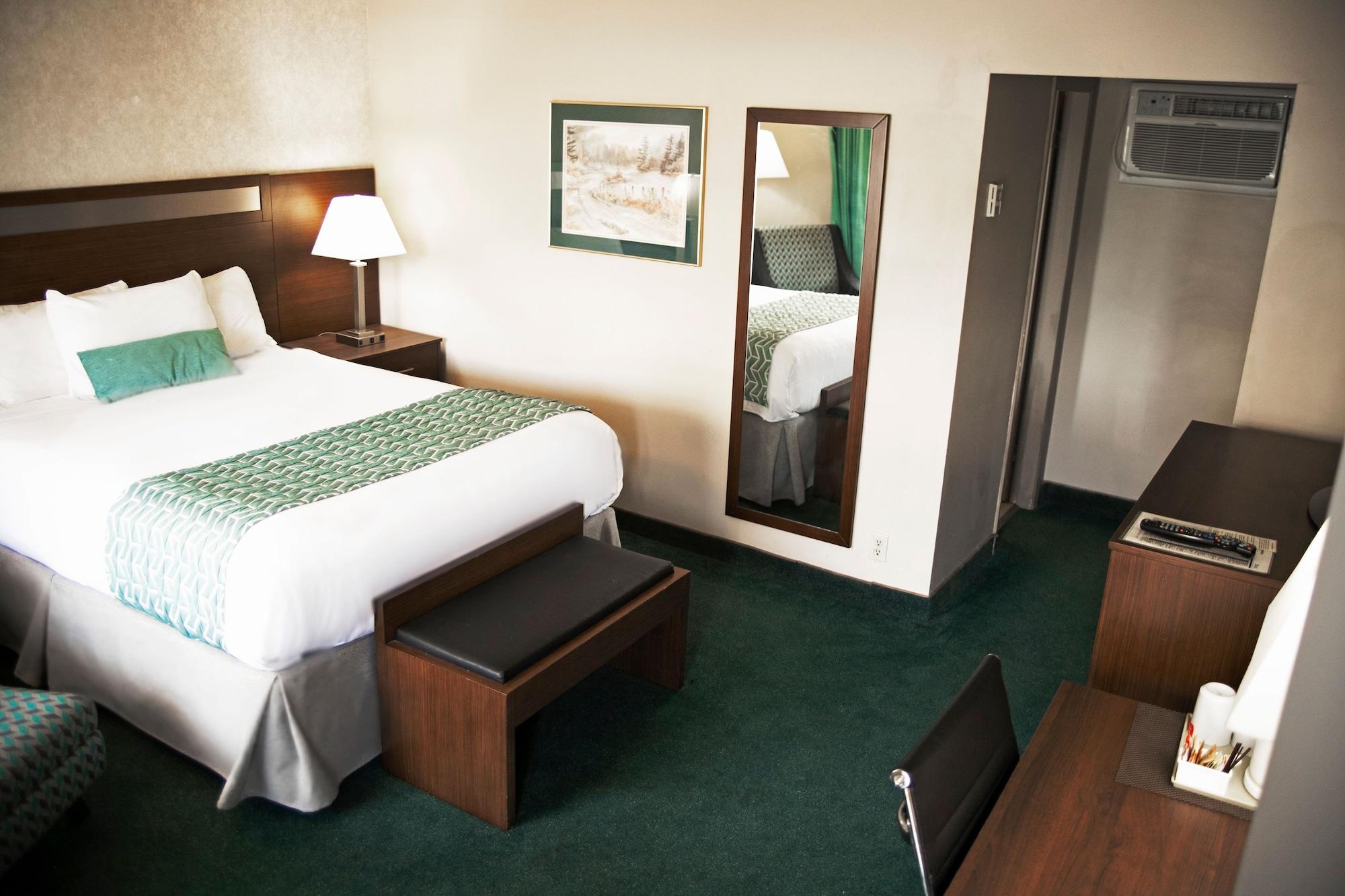 Ramada By Wyndham Hotel Quesnel Eksteriør billede