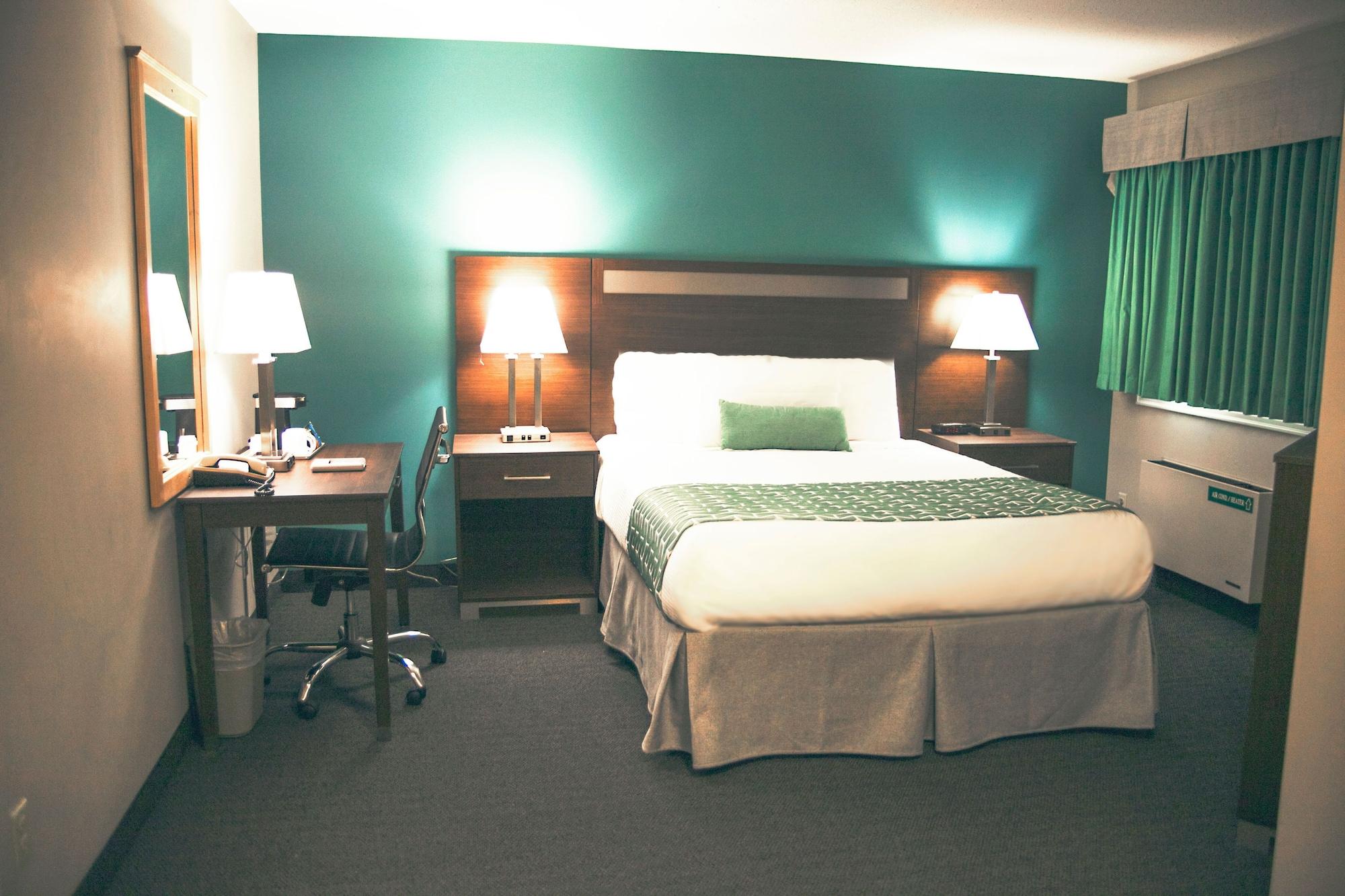 Ramada By Wyndham Hotel Quesnel Eksteriør billede