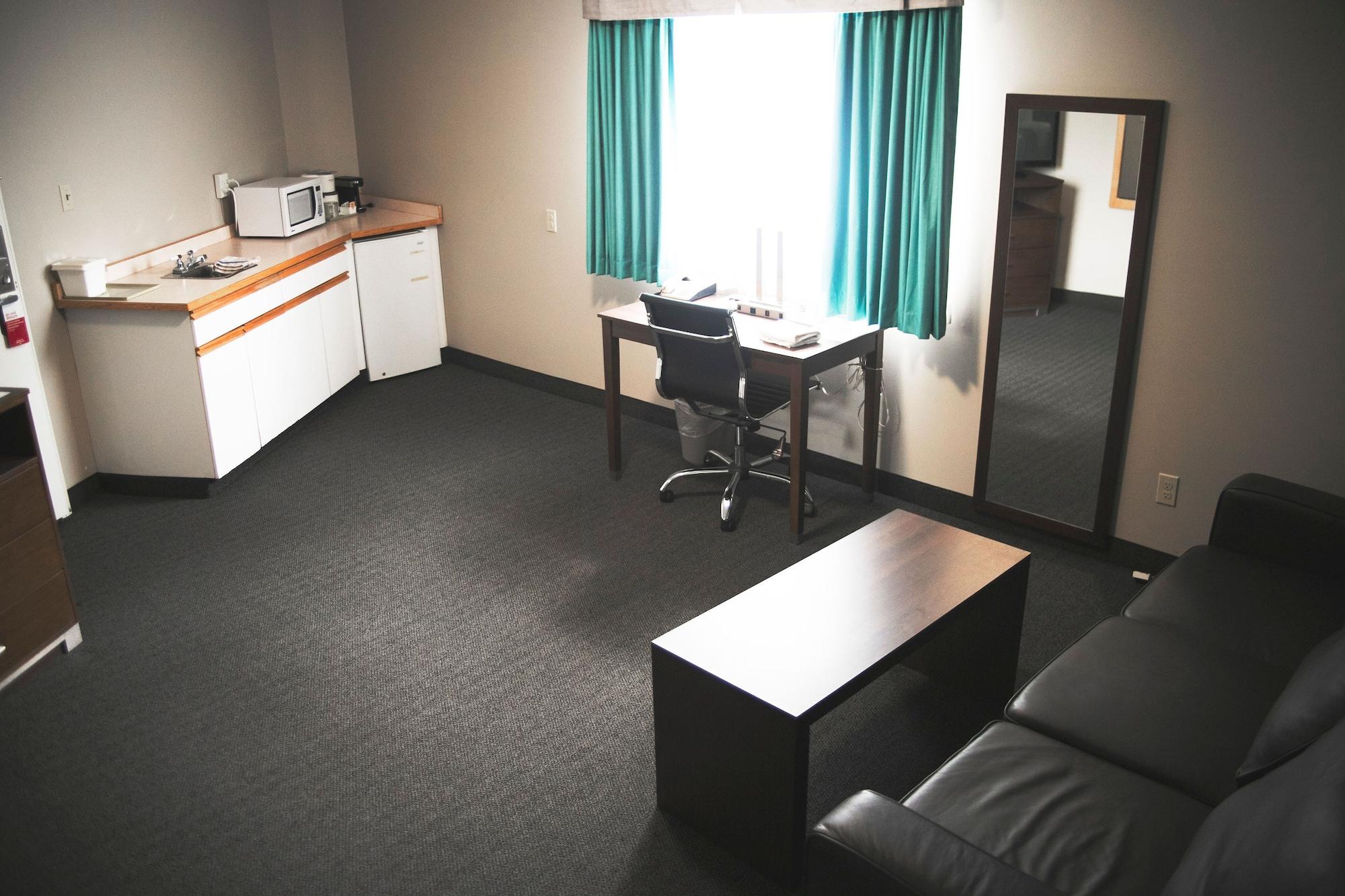Ramada By Wyndham Hotel Quesnel Eksteriør billede